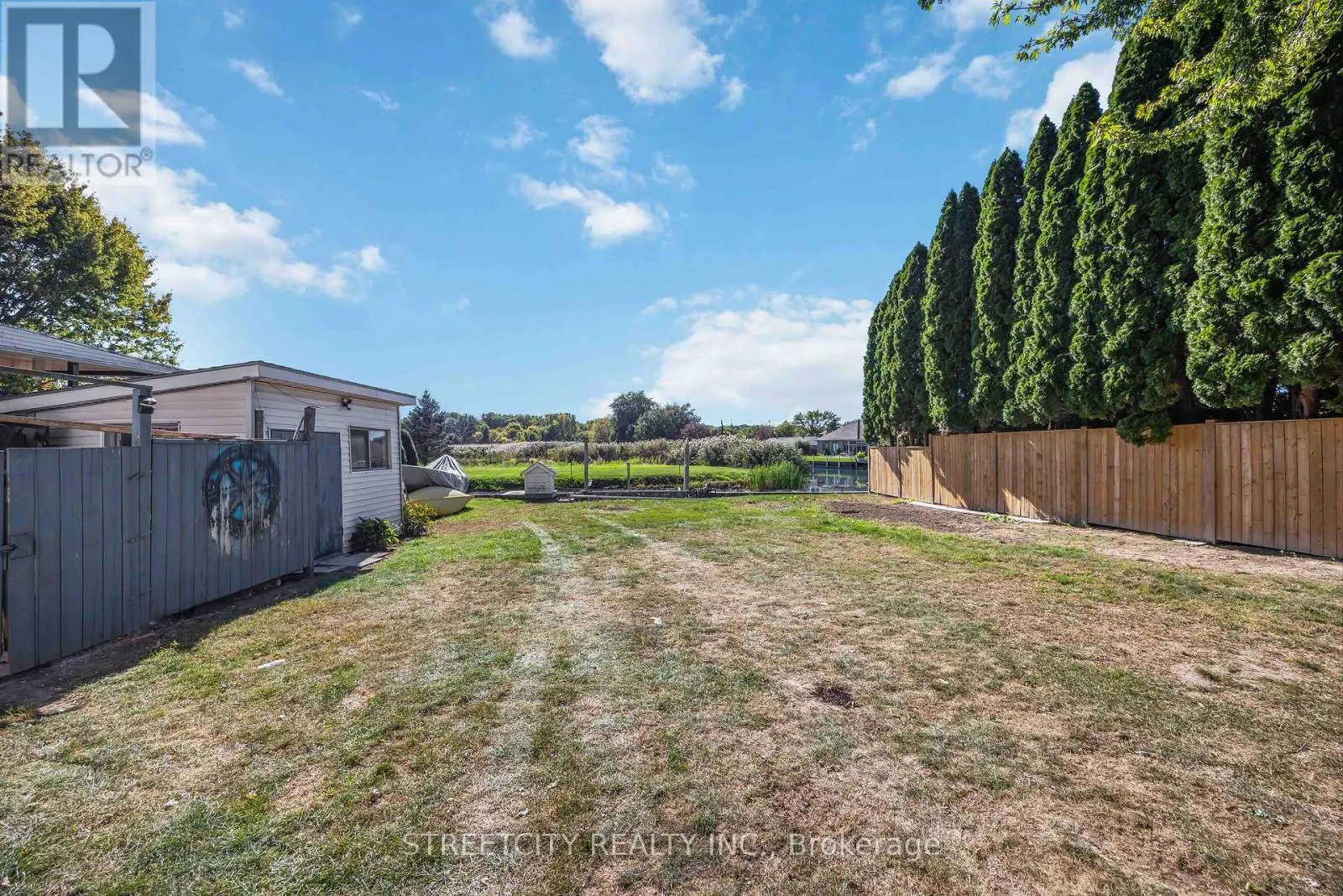 4767 ST. CLAIR PARKWAY