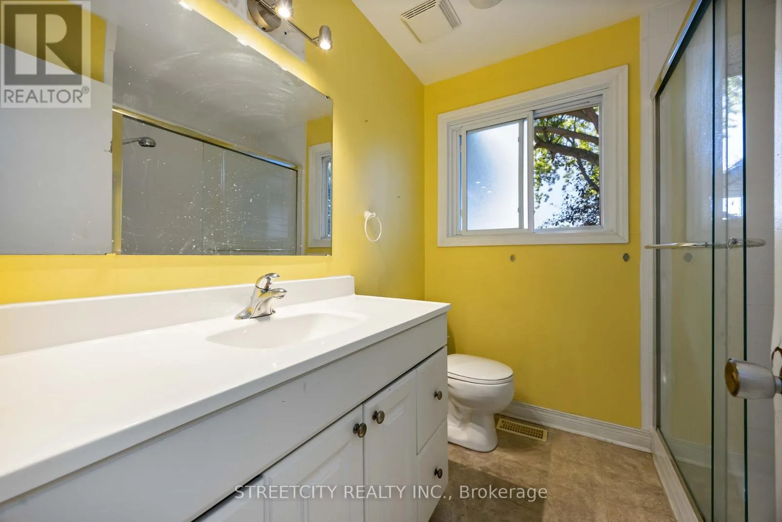 4767 ST. CLAIR PARKWAY