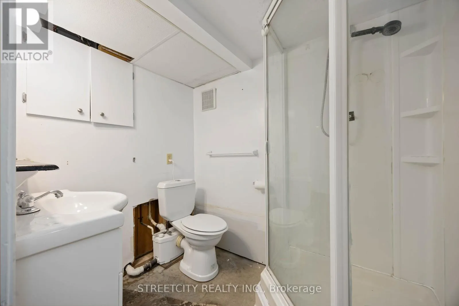 4767 ST. CLAIR PARKWAY