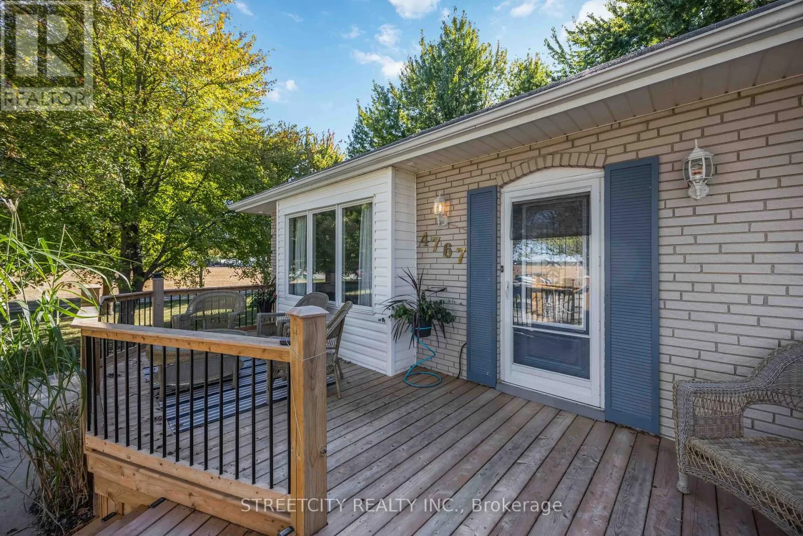 4767 ST. CLAIR PARKWAY