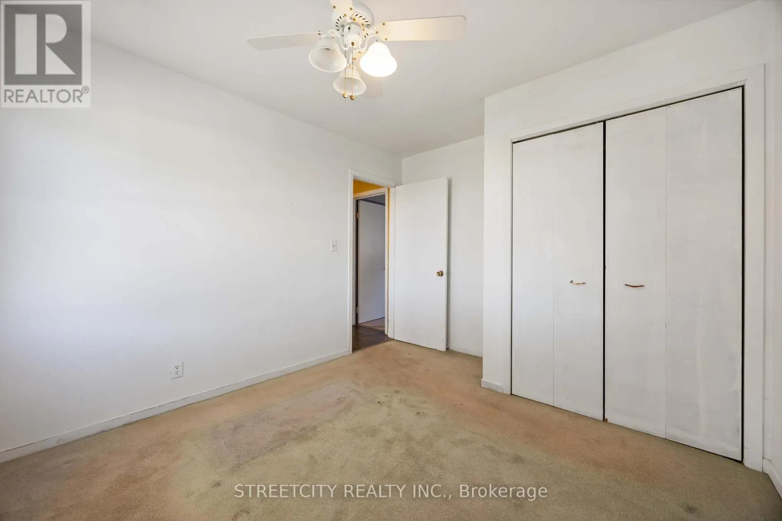 4767 ST. CLAIR PARKWAY