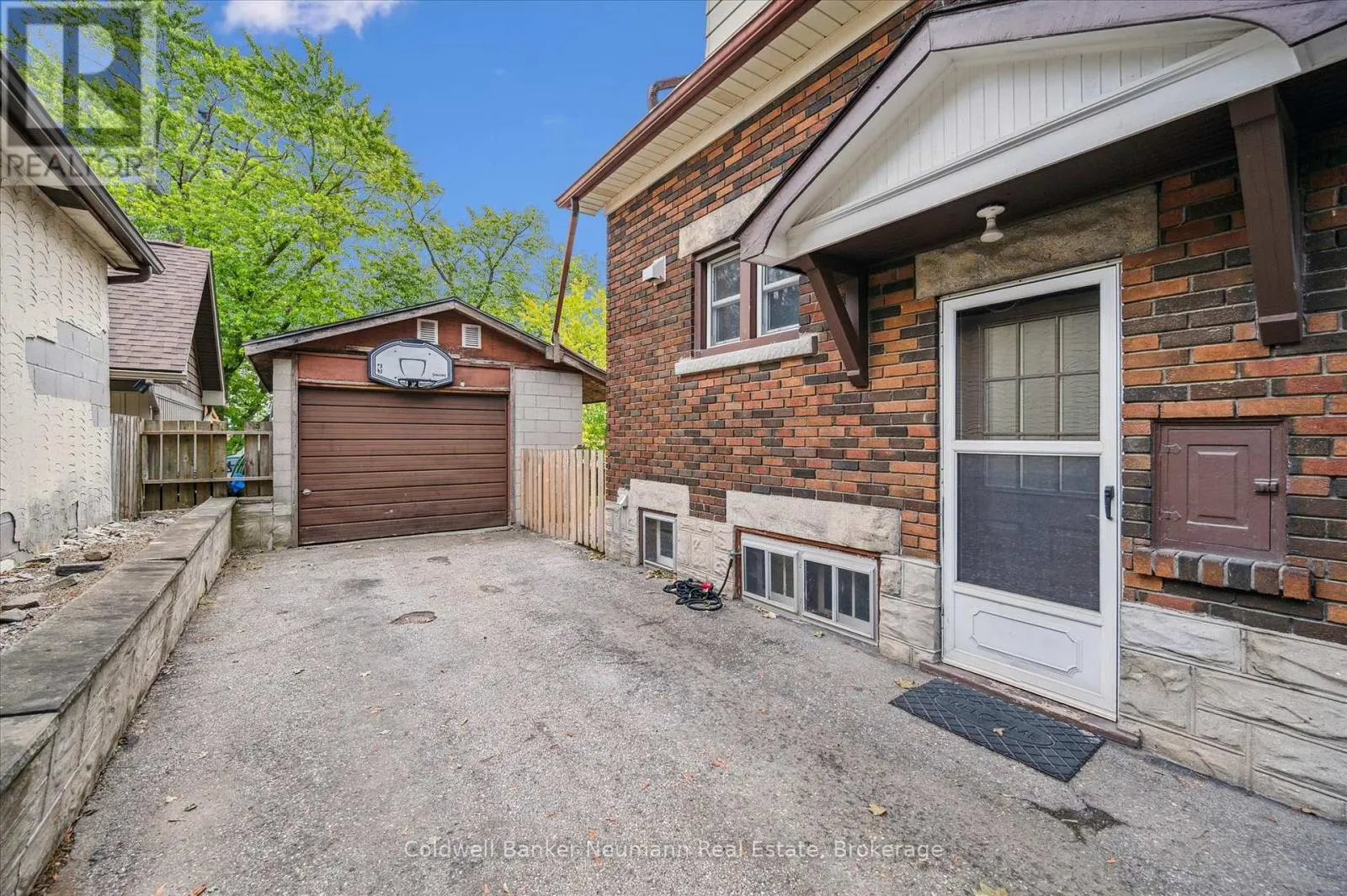 39 AGNES STREET