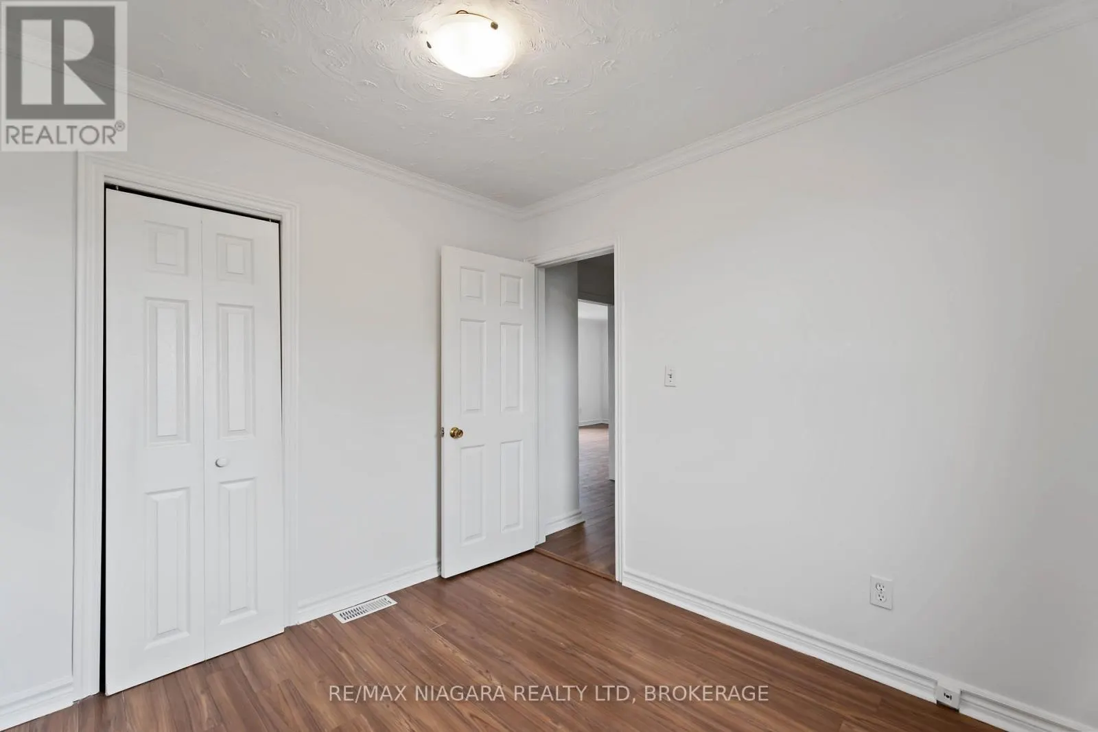 21 MAYWOOD AVENUE