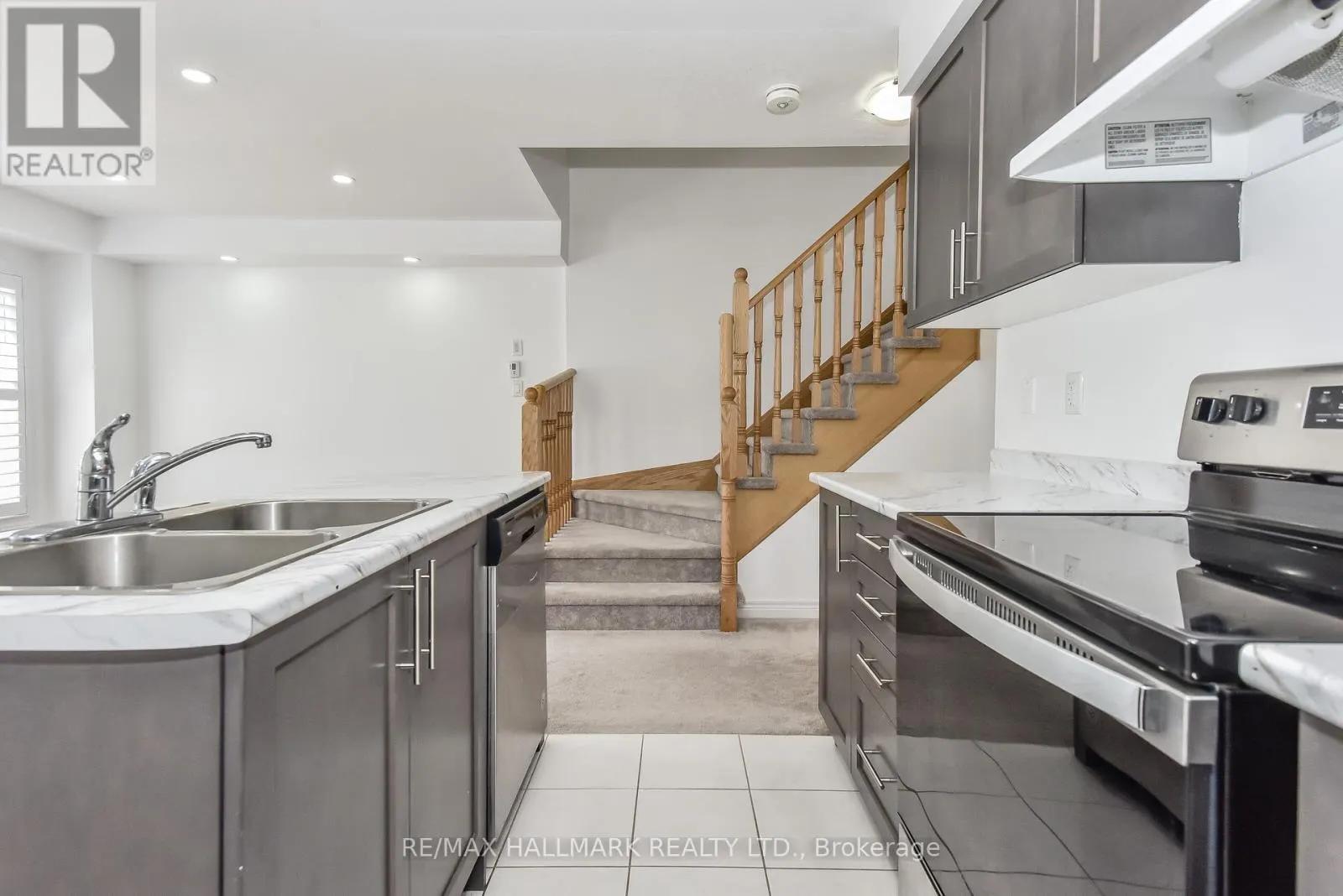 14 - 740 LINDEN DRIVE
