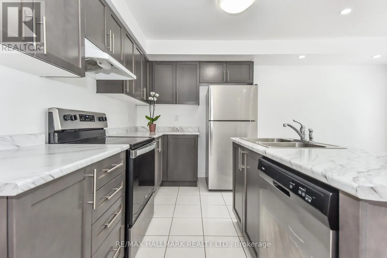 14 - 740 LINDEN DRIVE