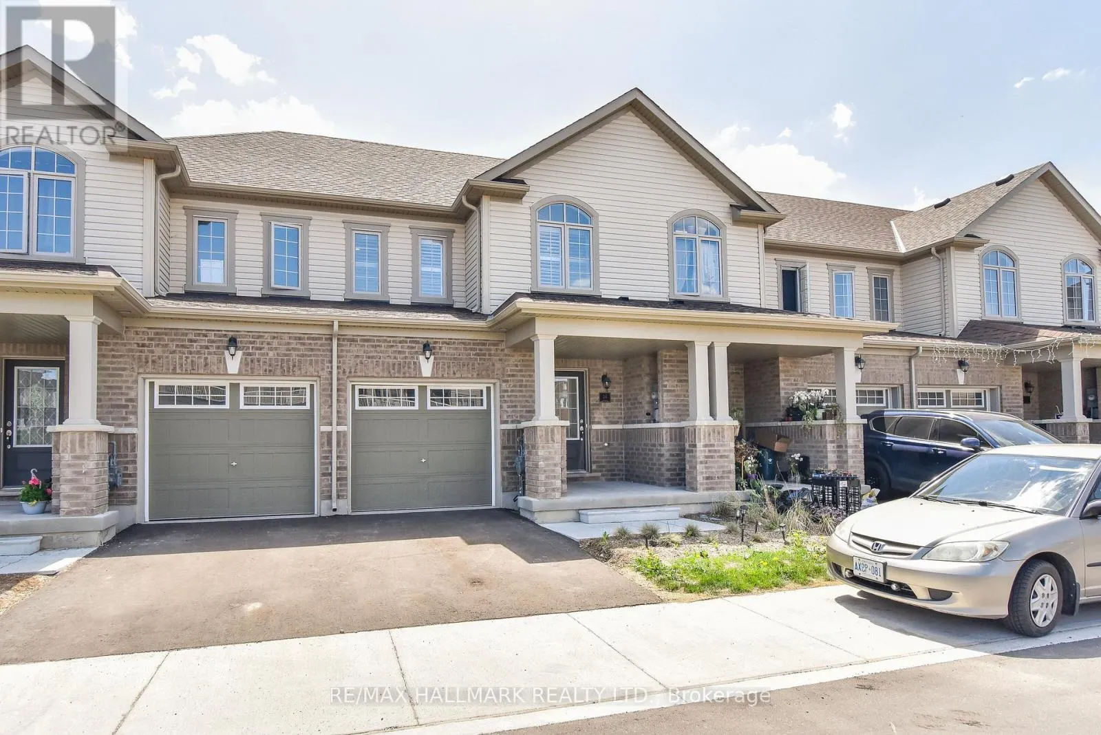 14 - 740 LINDEN DRIVE