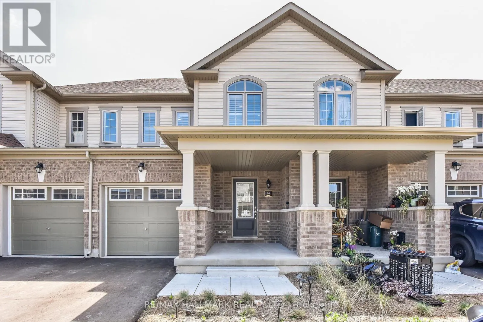 14 - 740 LINDEN DRIVE