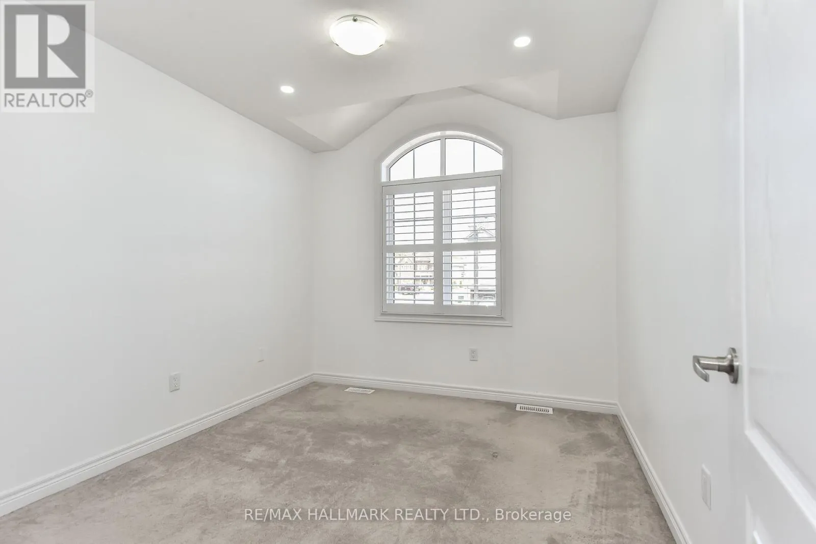 14 - 740 LINDEN DRIVE