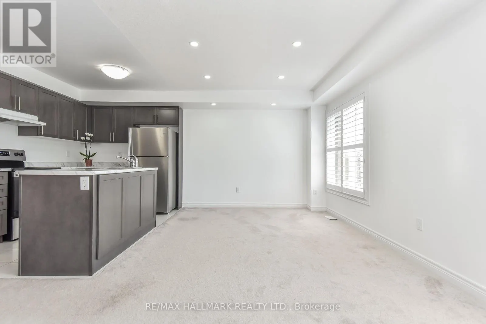 14 - 740 LINDEN DRIVE
