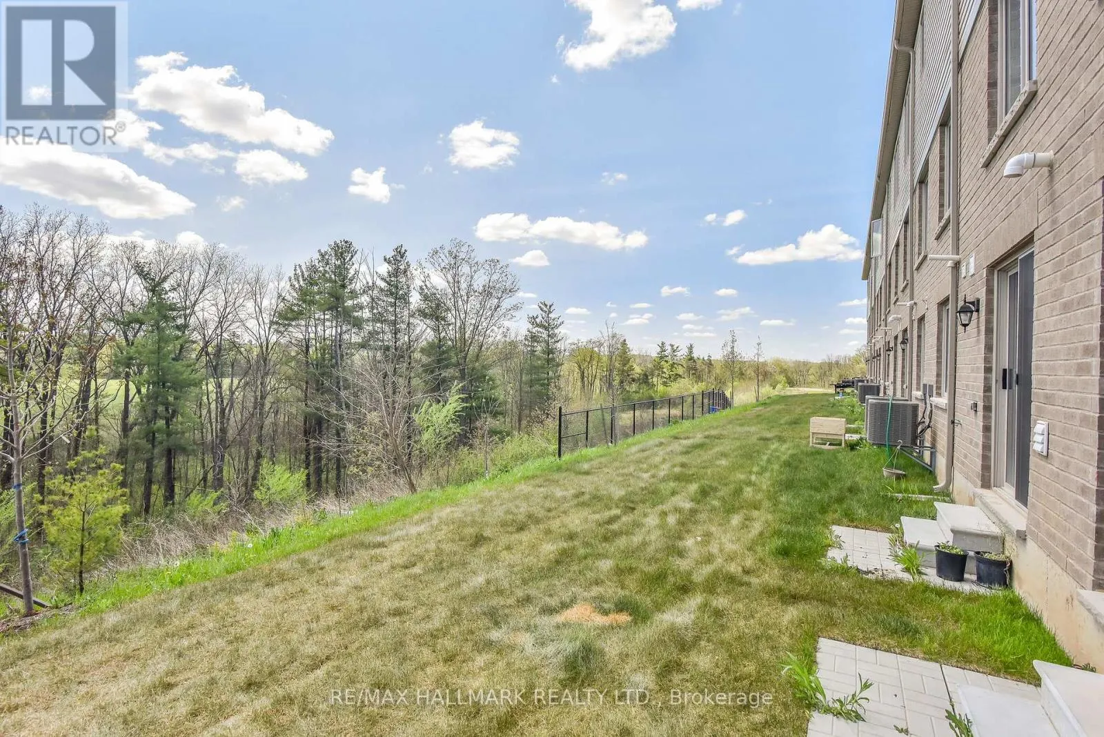 14 - 740 LINDEN DRIVE