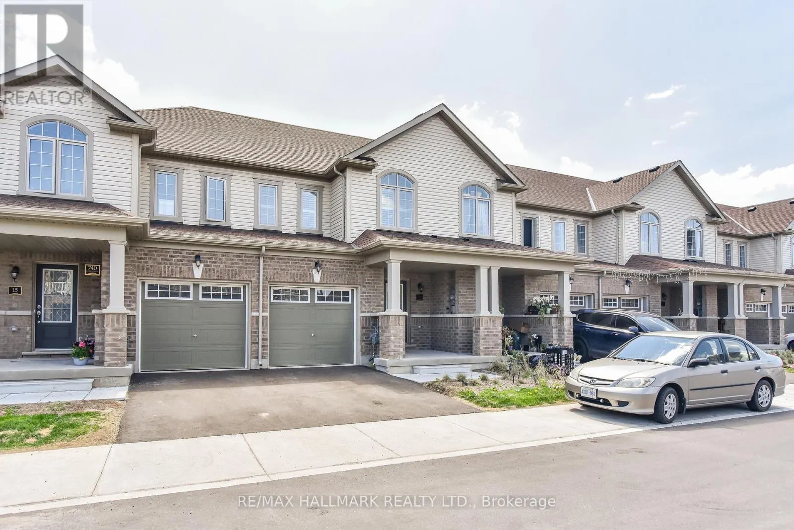 14 - 740 LINDEN DRIVE