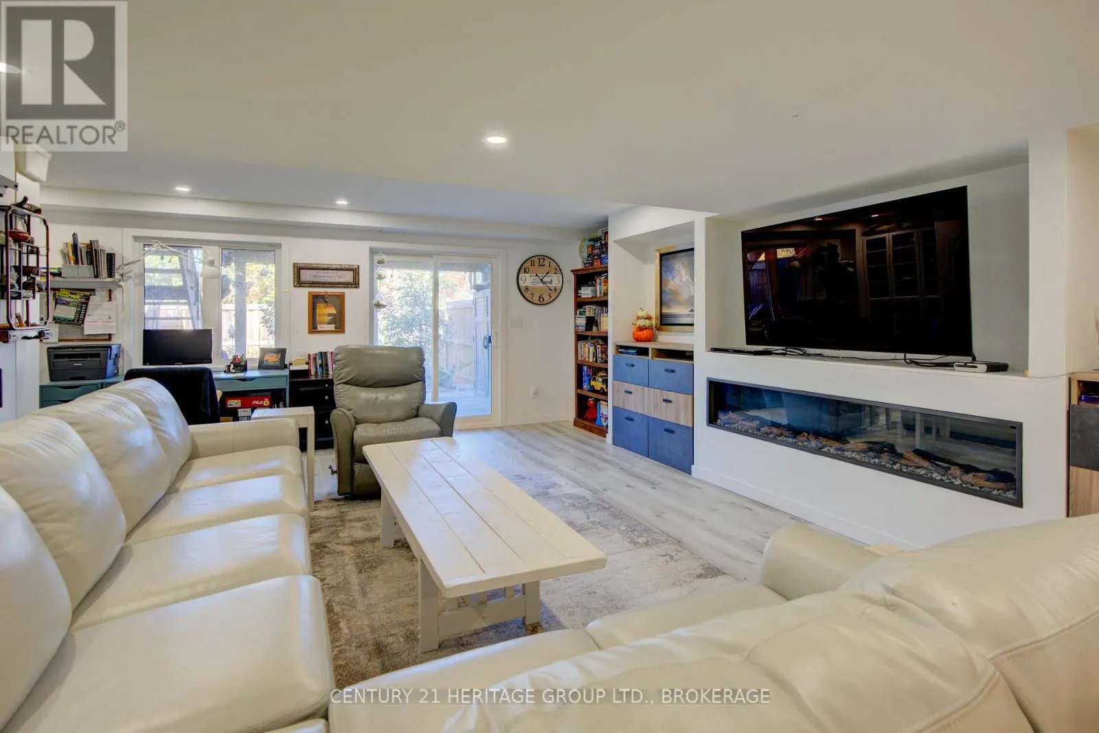 1263 MAX CRESCENT