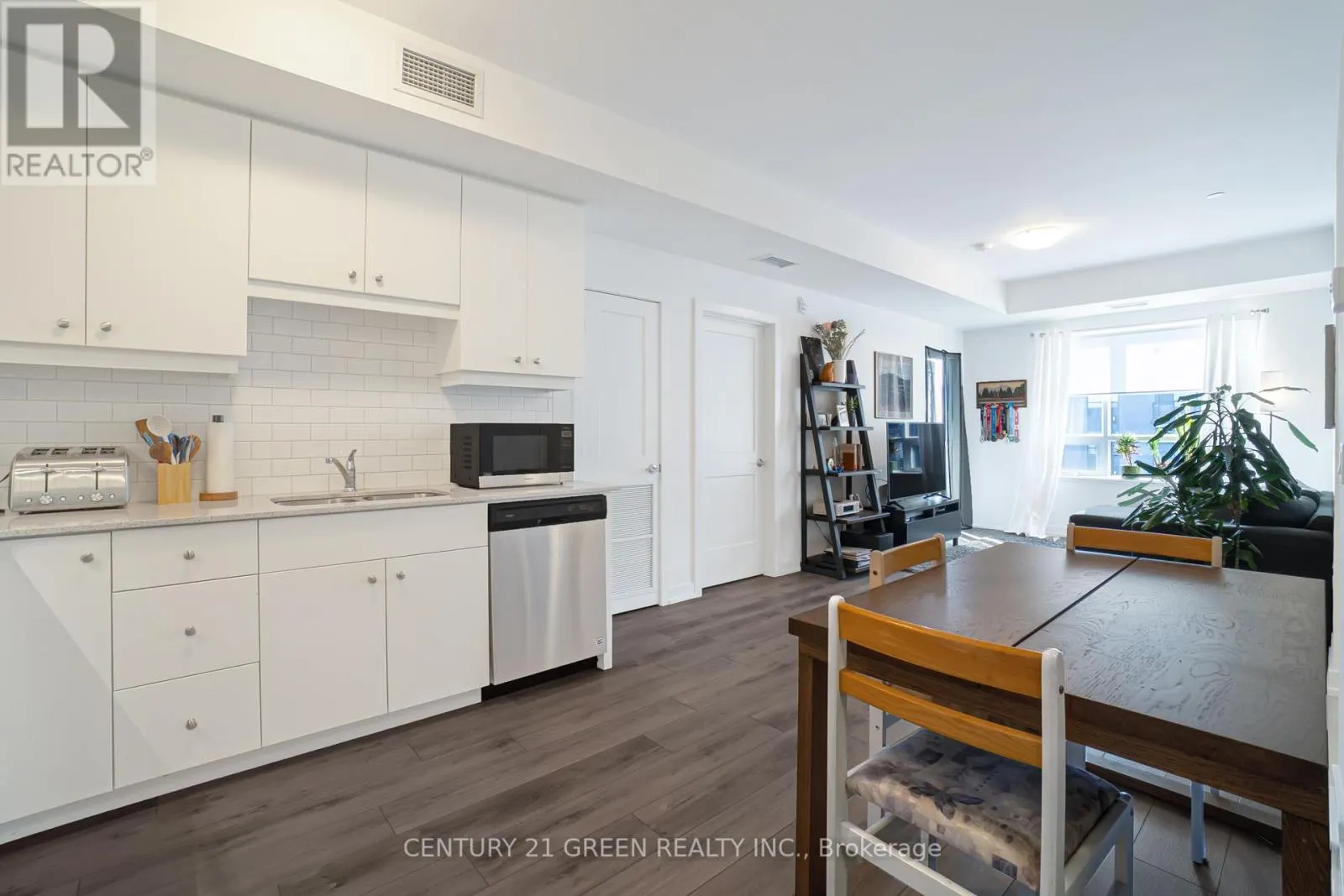 407 - 255 NORTHFIELD DRIVE E