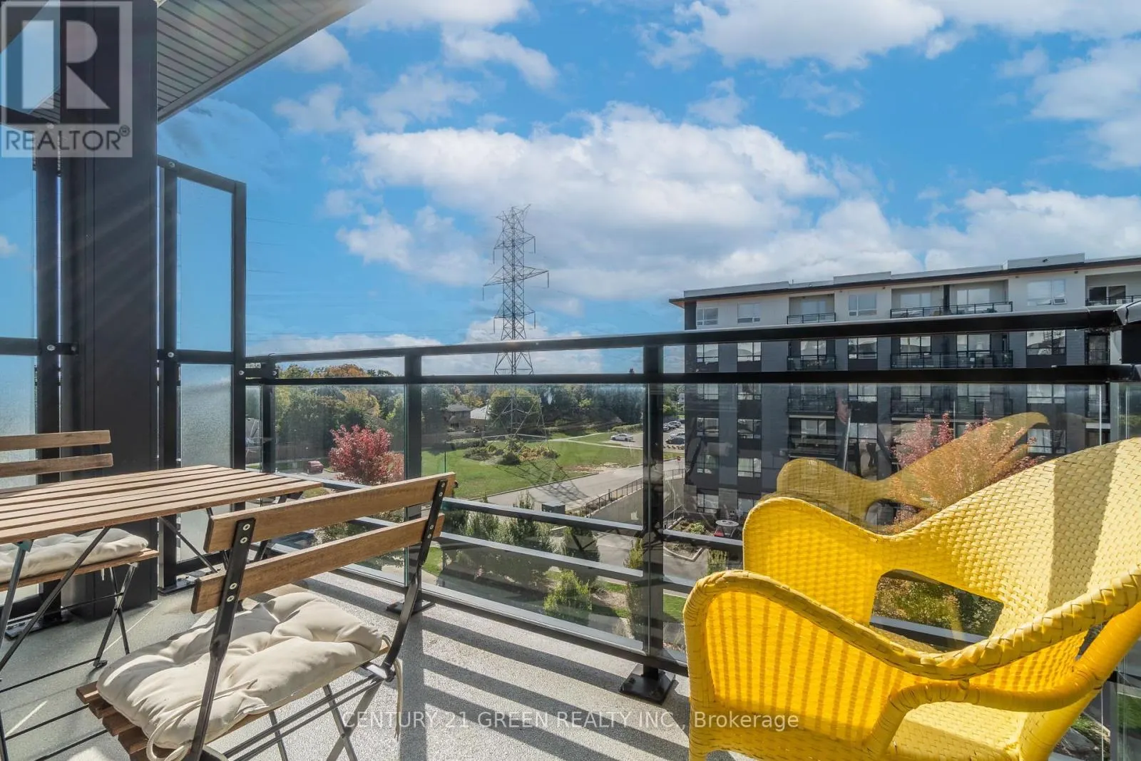 407 - 255 NORTHFIELD DRIVE E