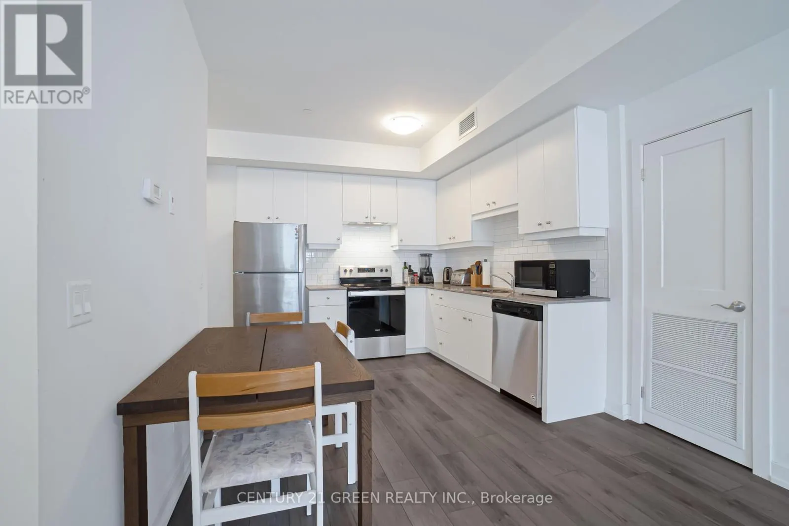 407 - 255 NORTHFIELD DRIVE E