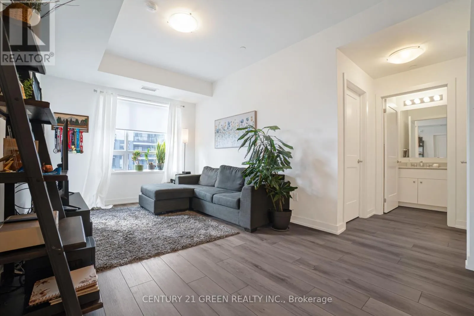 407 - 255 NORTHFIELD DRIVE E