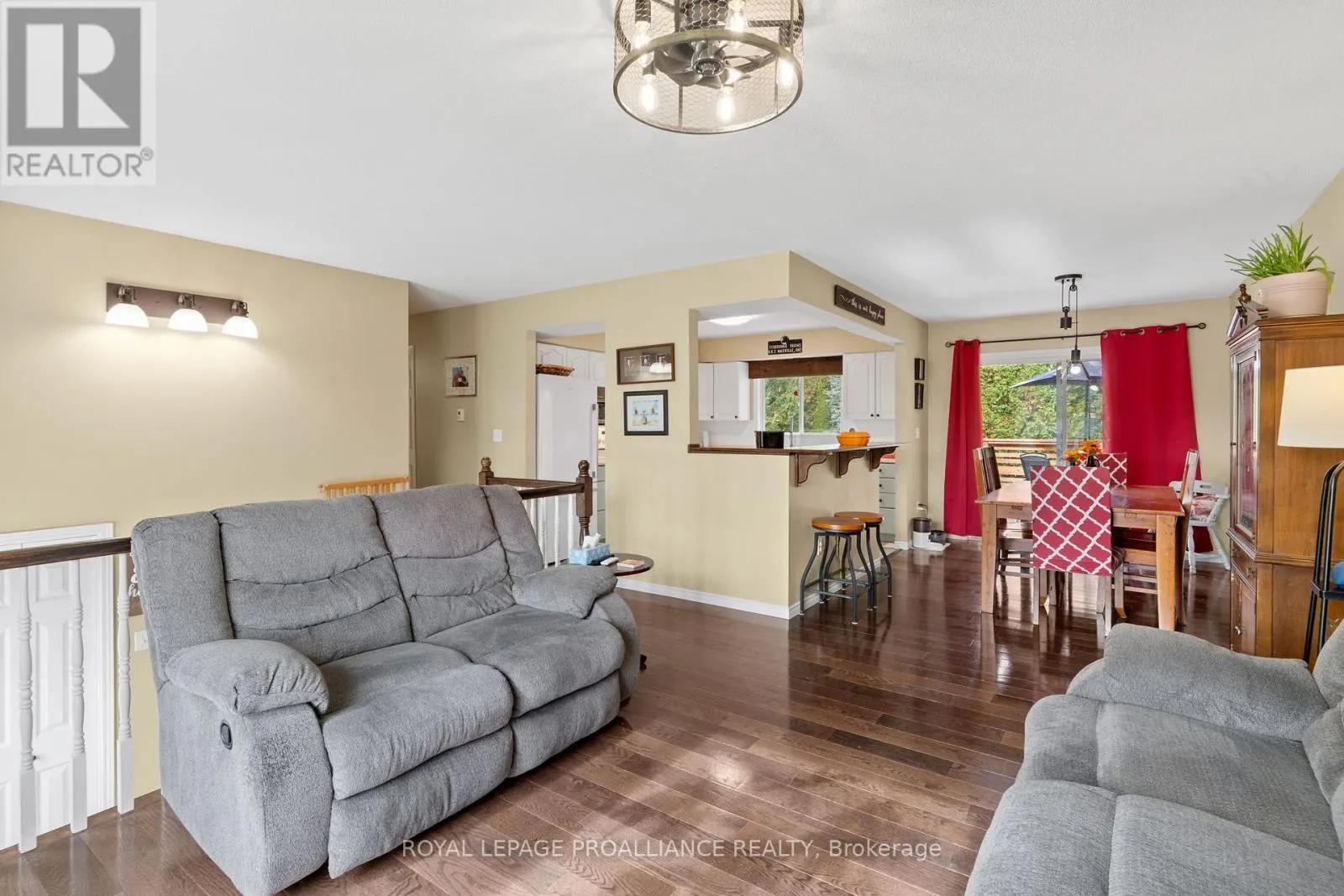 6 LAYNG DRIVE