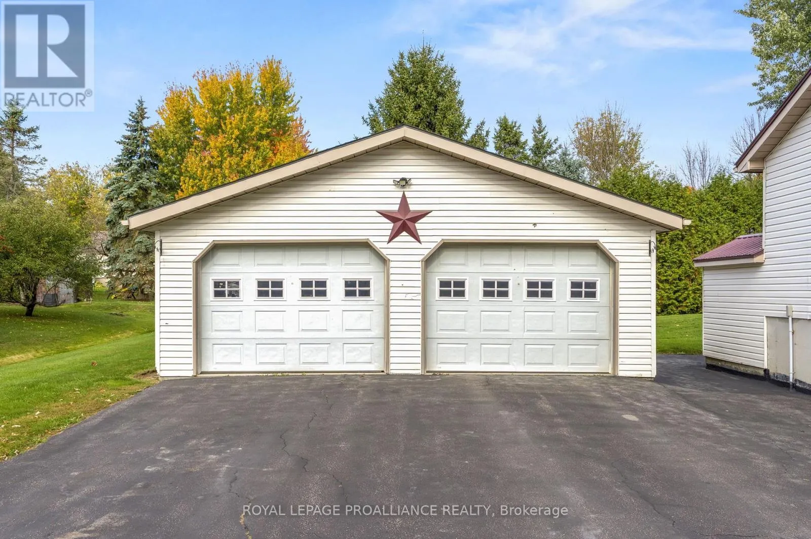 6 LAYNG DRIVE