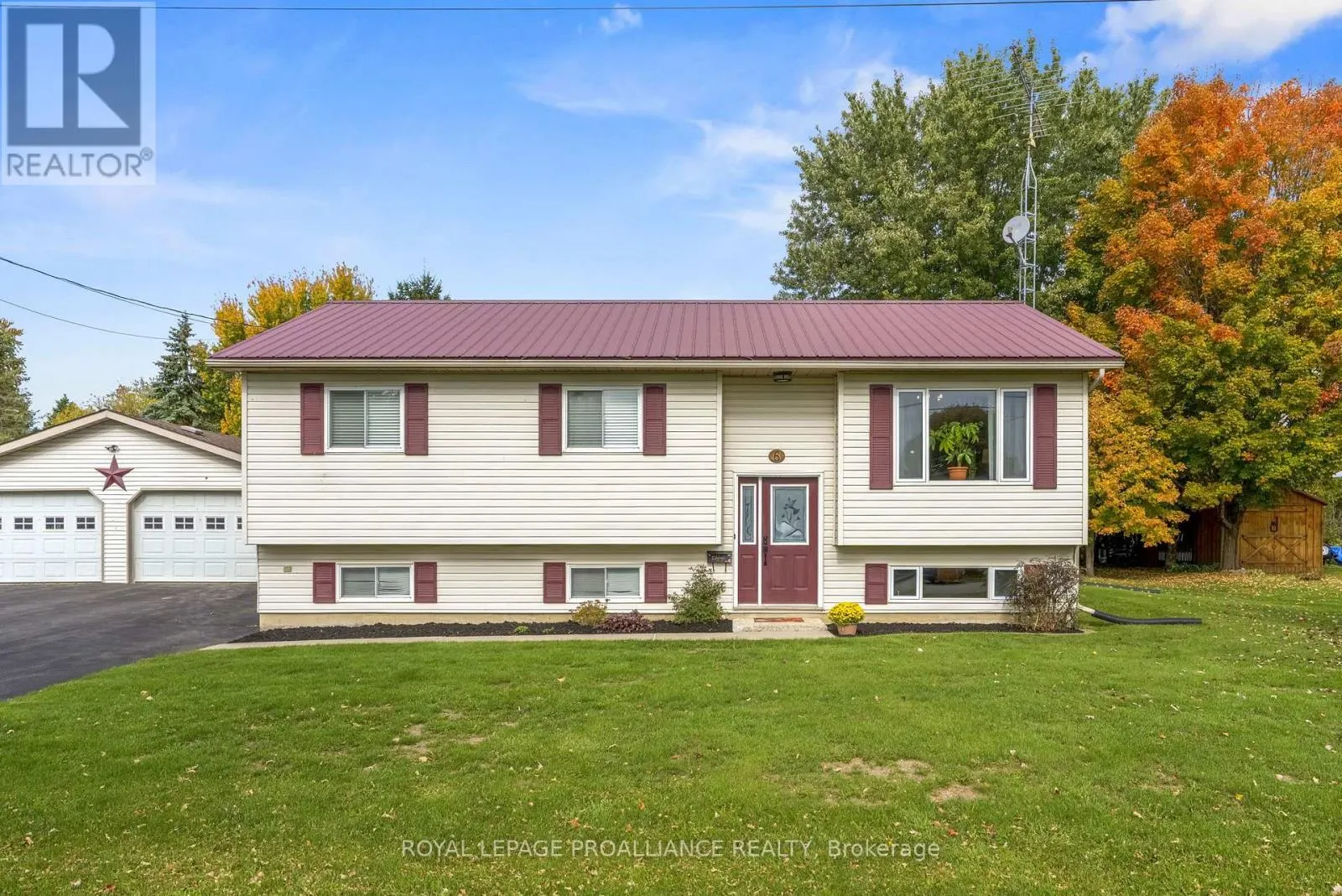 6 LAYNG DRIVE