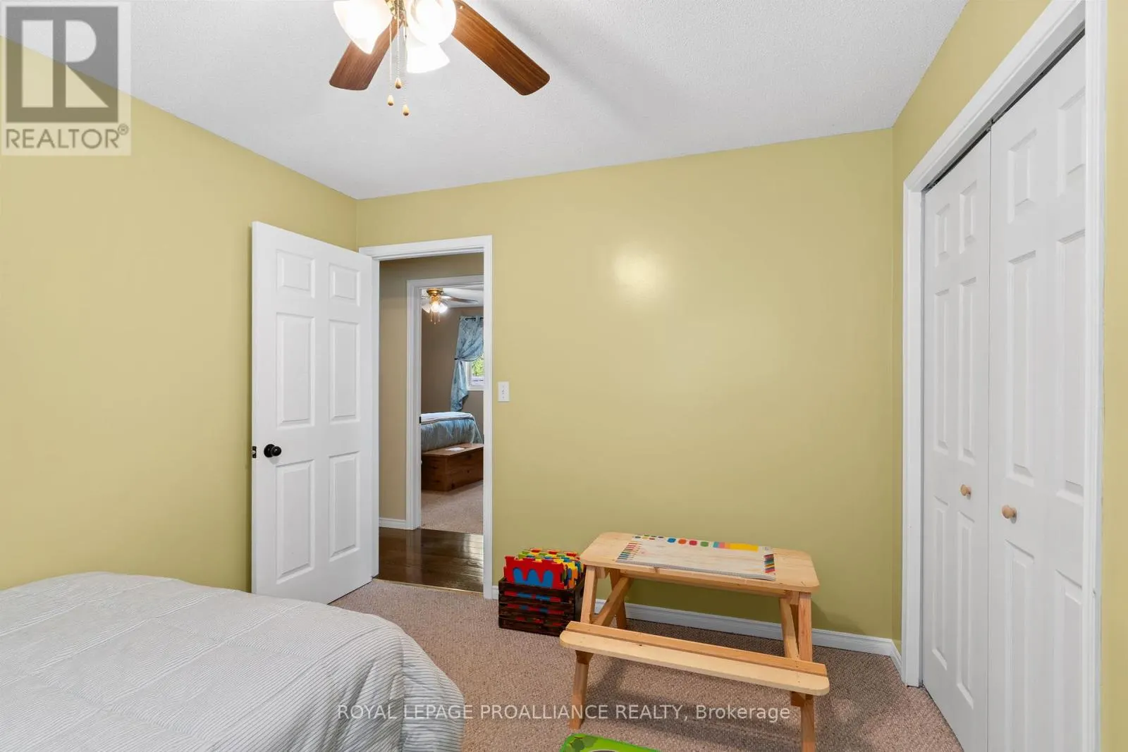 6 LAYNG DRIVE