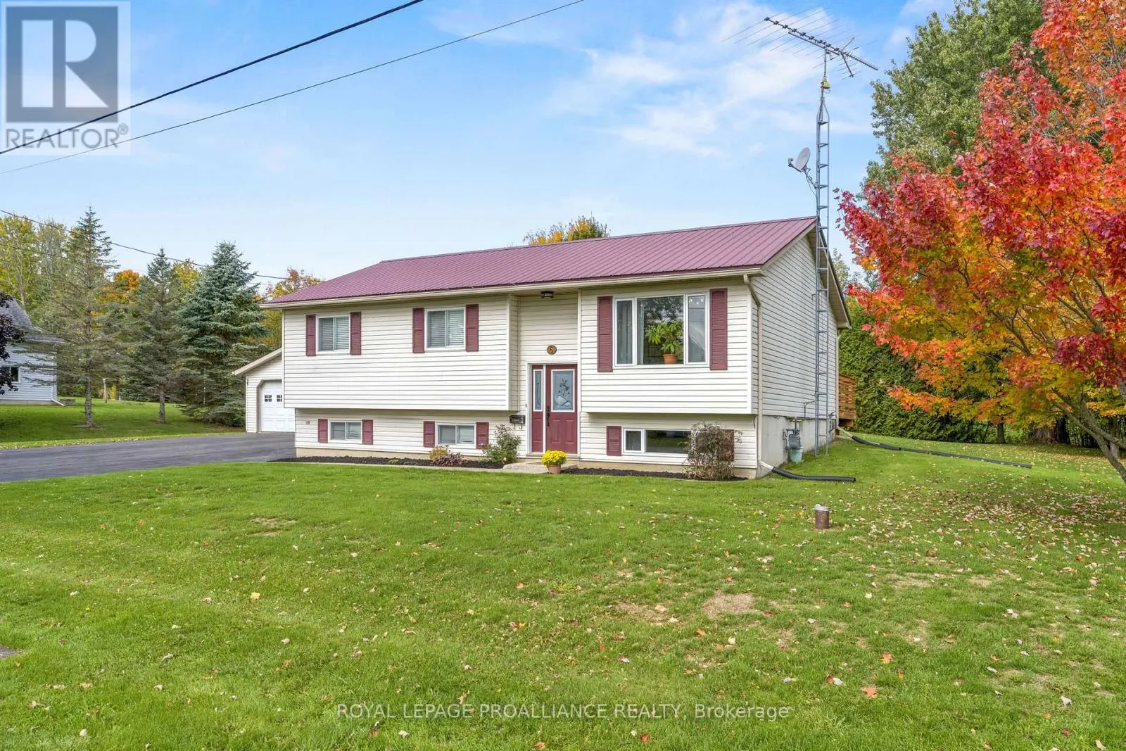 6 LAYNG DRIVE