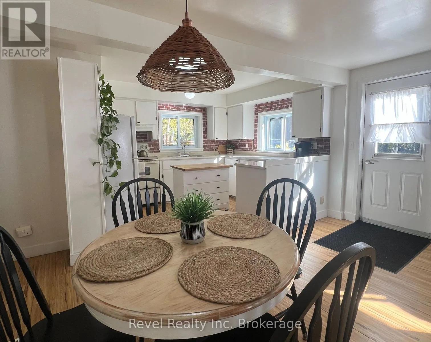 1011 DOKIS RESERVE ROAD