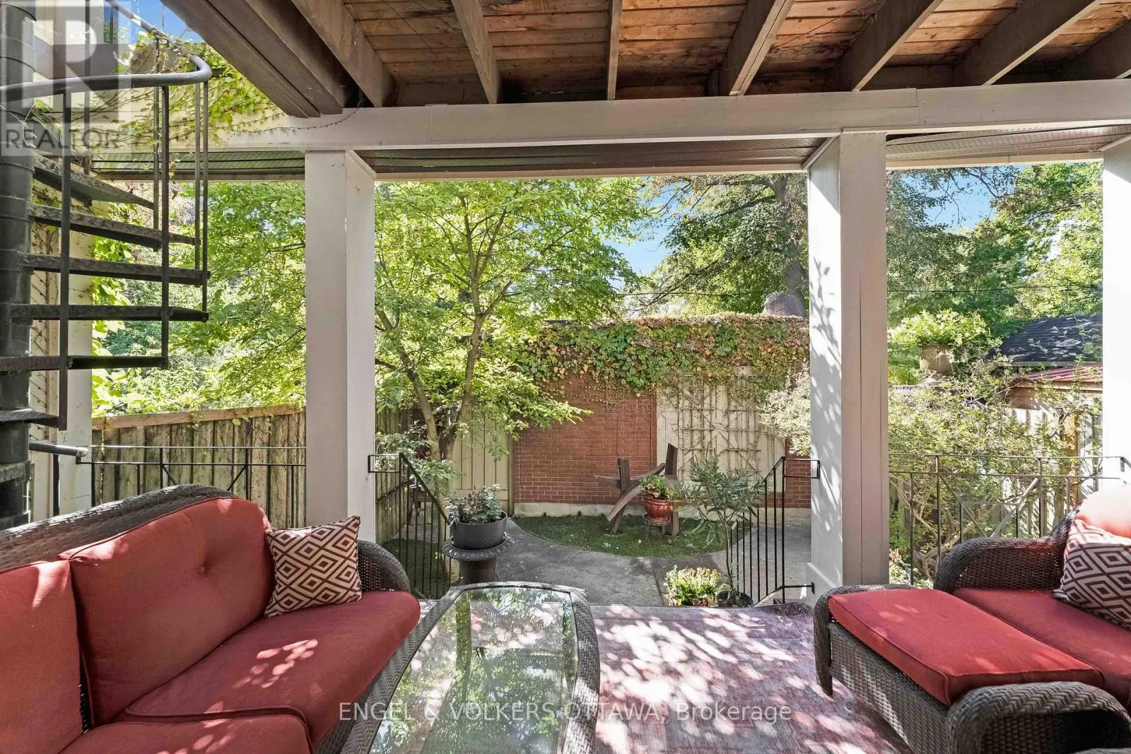 105 STANLEY AVENUE