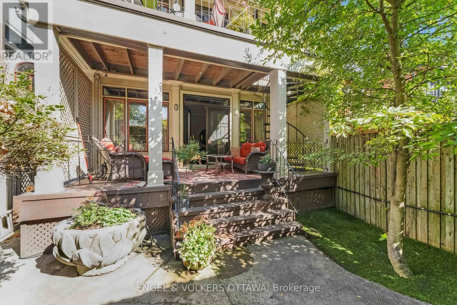 105 STANLEY AVENUE