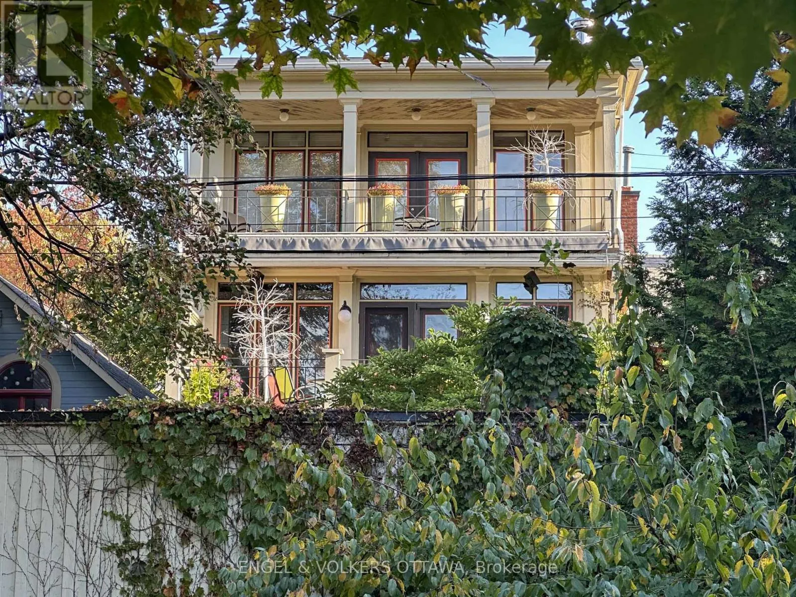 105 STANLEY AVENUE