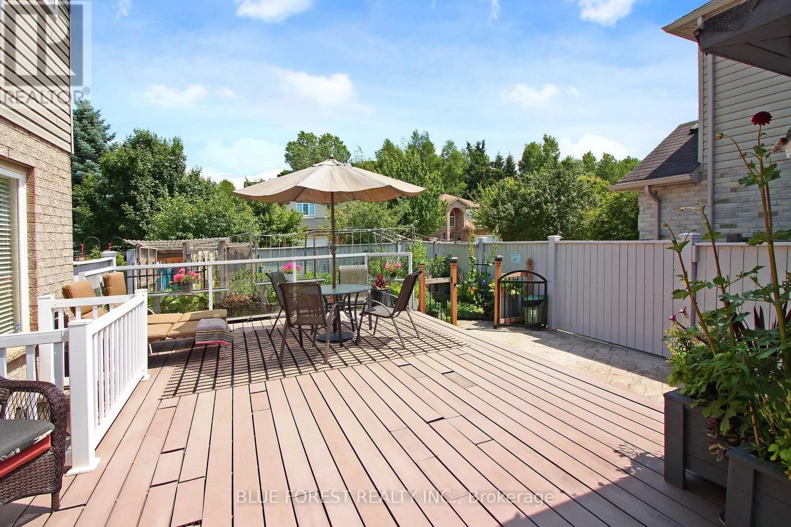 682 HEDGEROW PLACE
