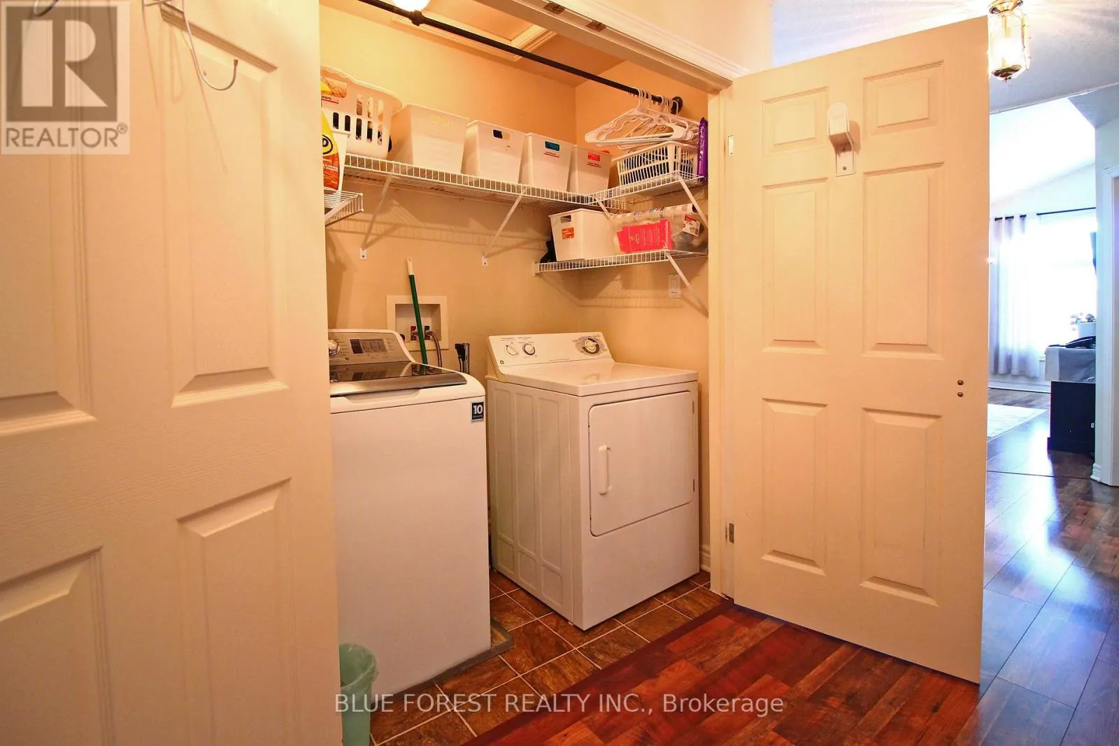 682 HEDGEROW PLACE