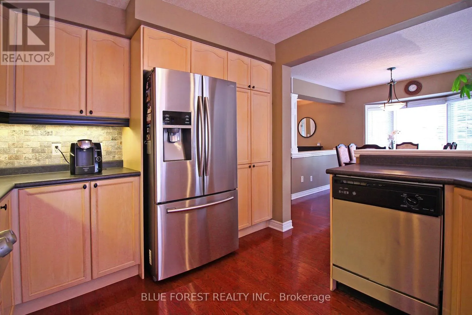 682 HEDGEROW PLACE