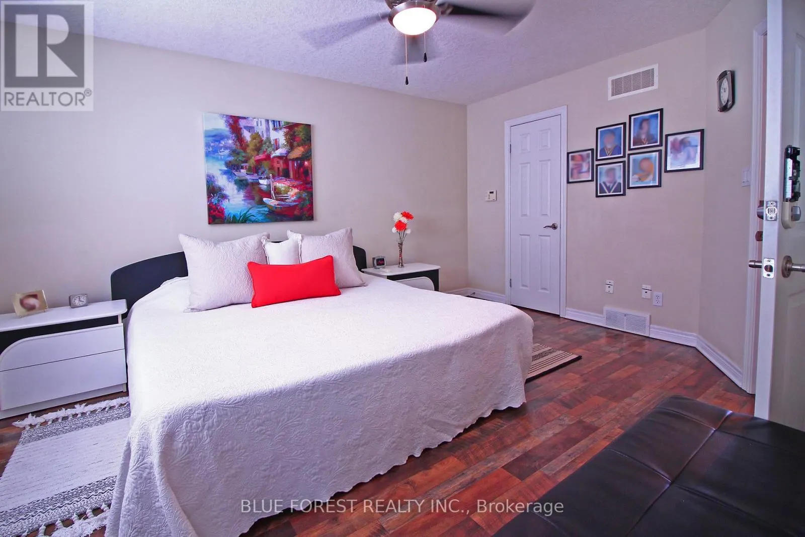 682 HEDGEROW PLACE