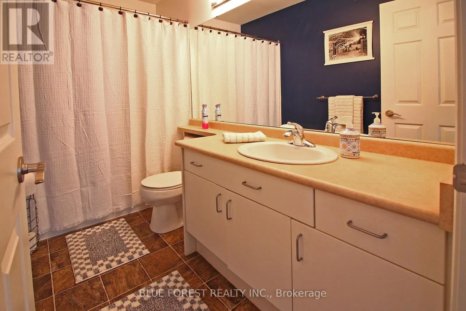 682 HEDGEROW PLACE