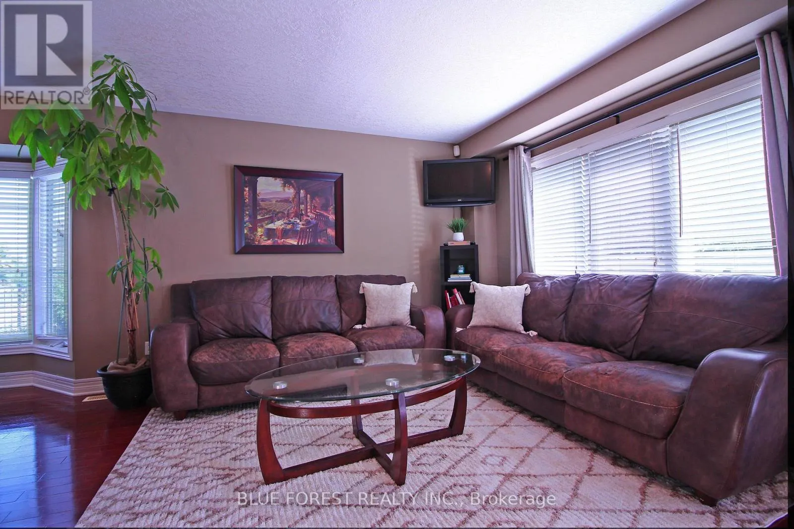 682 HEDGEROW PLACE