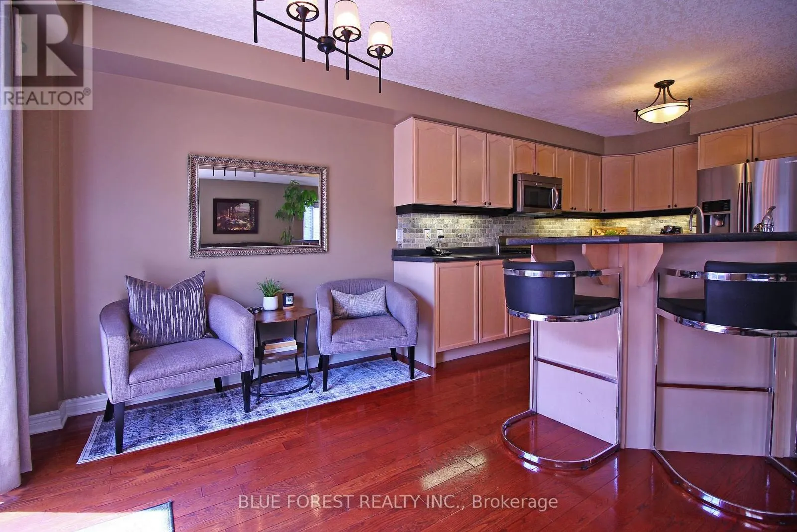 682 HEDGEROW PLACE