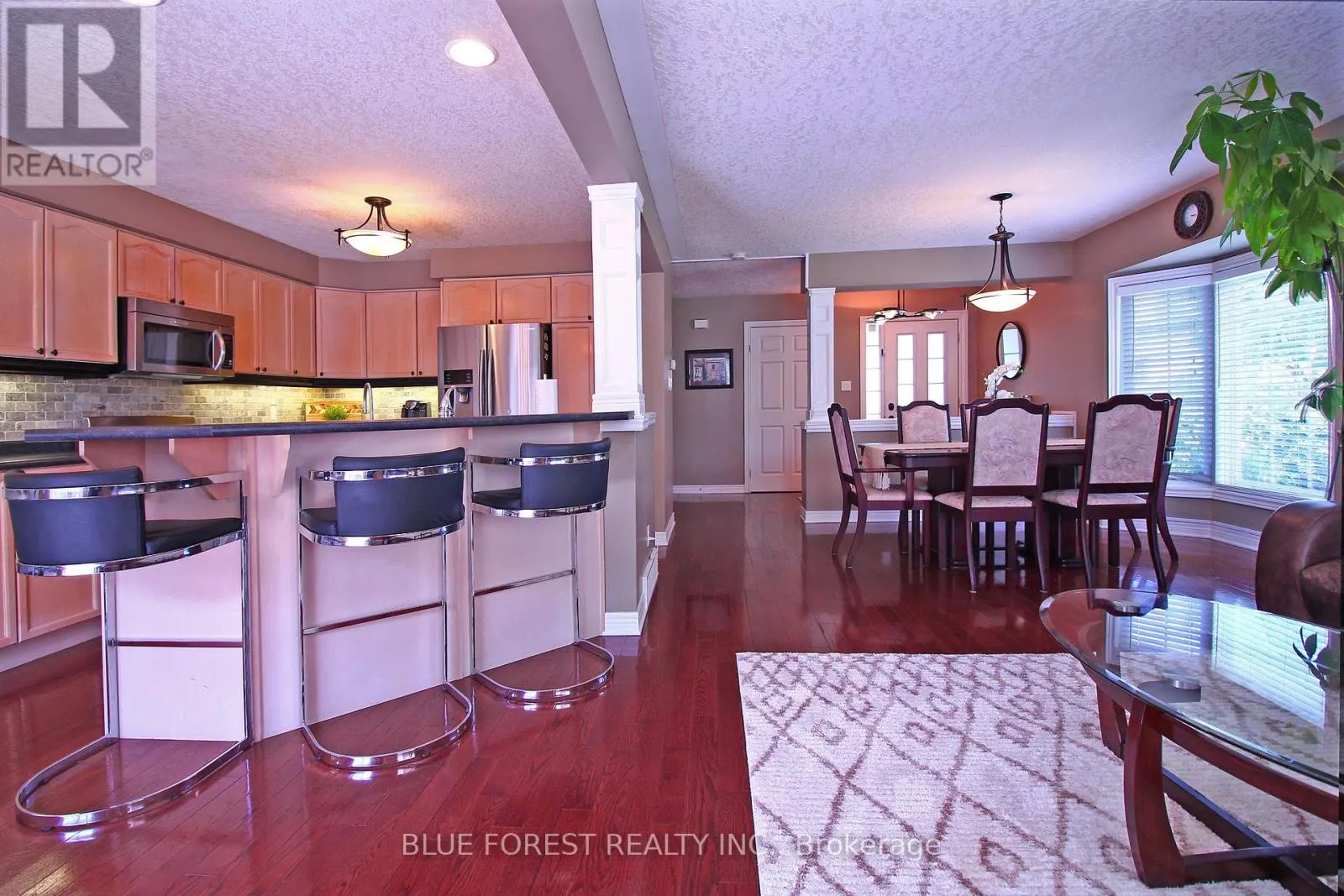 682 HEDGEROW PLACE