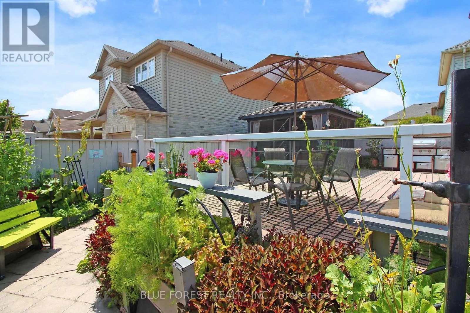 682 HEDGEROW PLACE