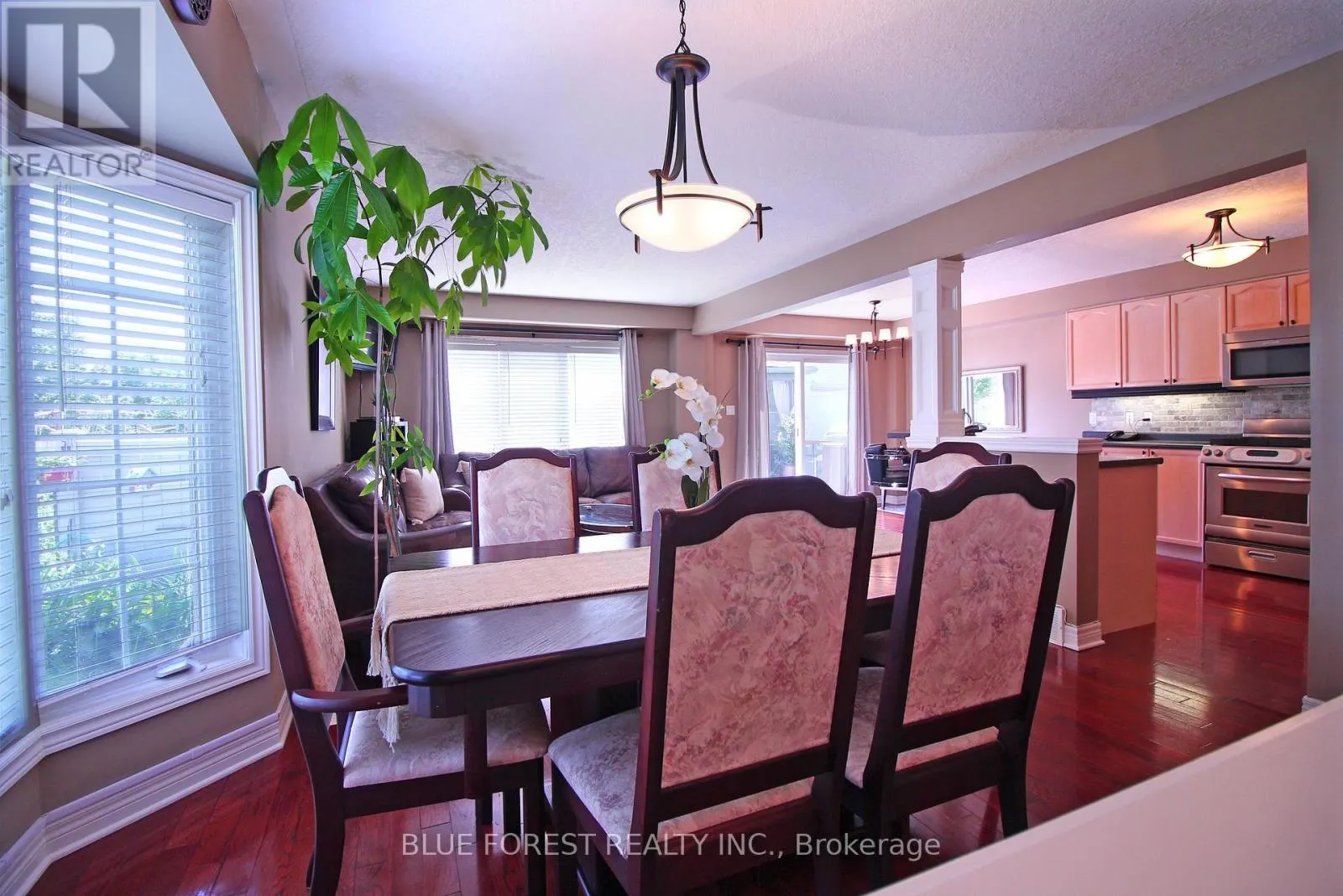 682 HEDGEROW PLACE