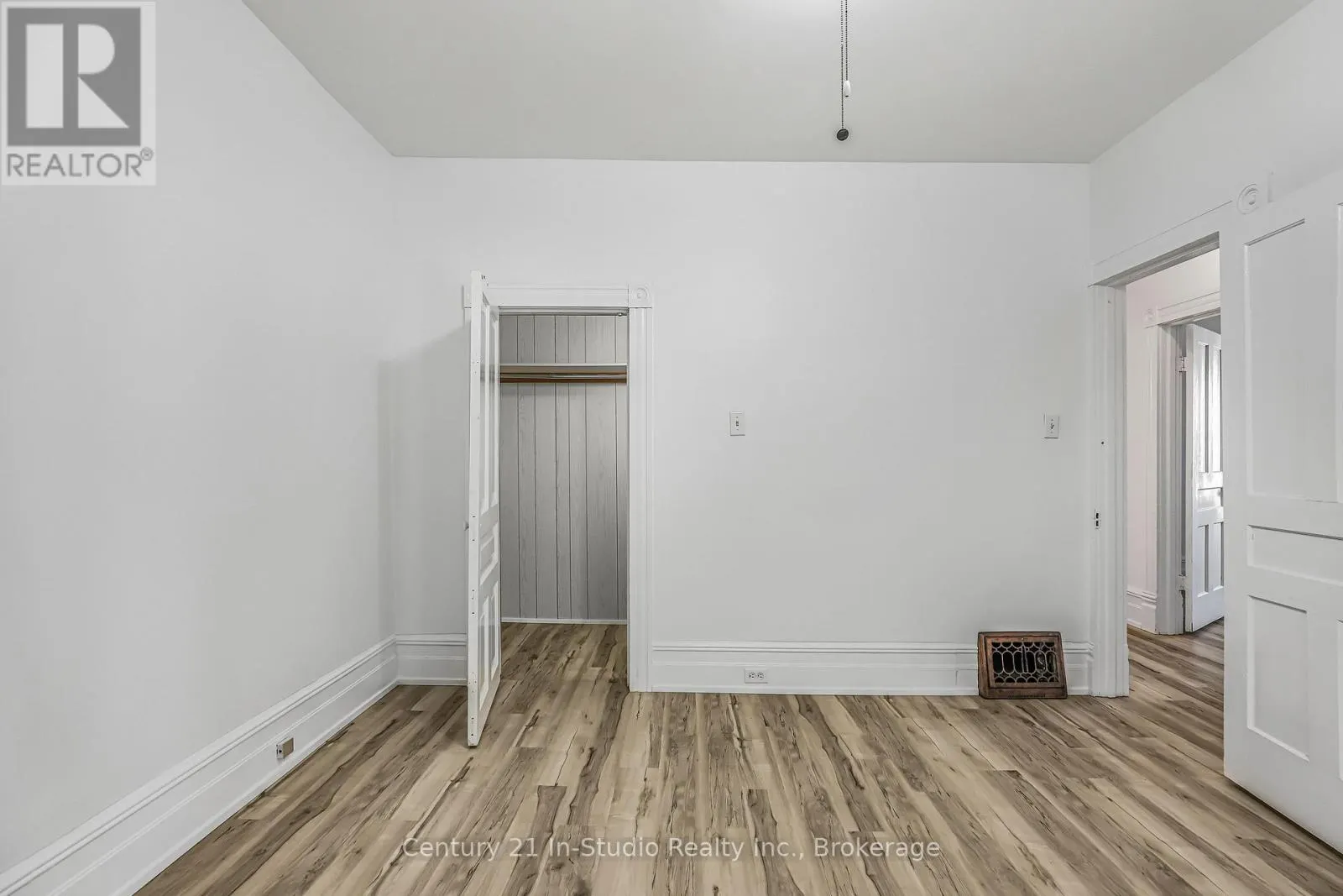 26 WELLINGTON AVENUE S