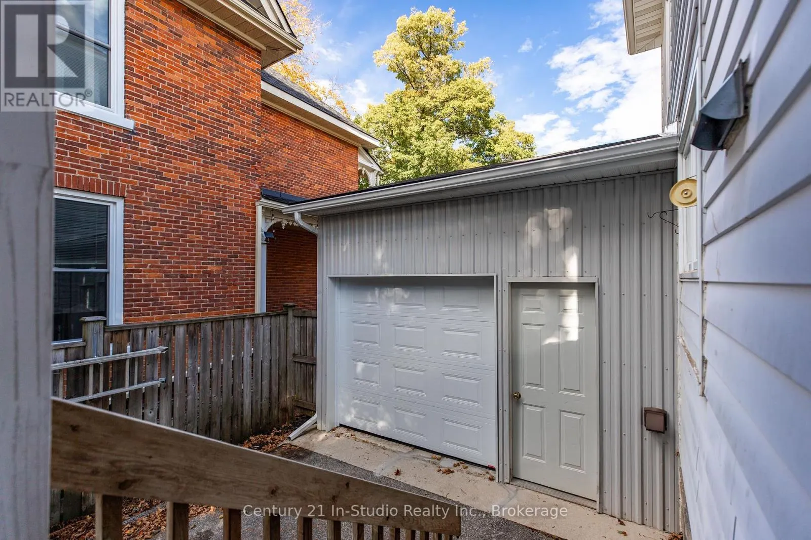 26 WELLINGTON AVENUE S