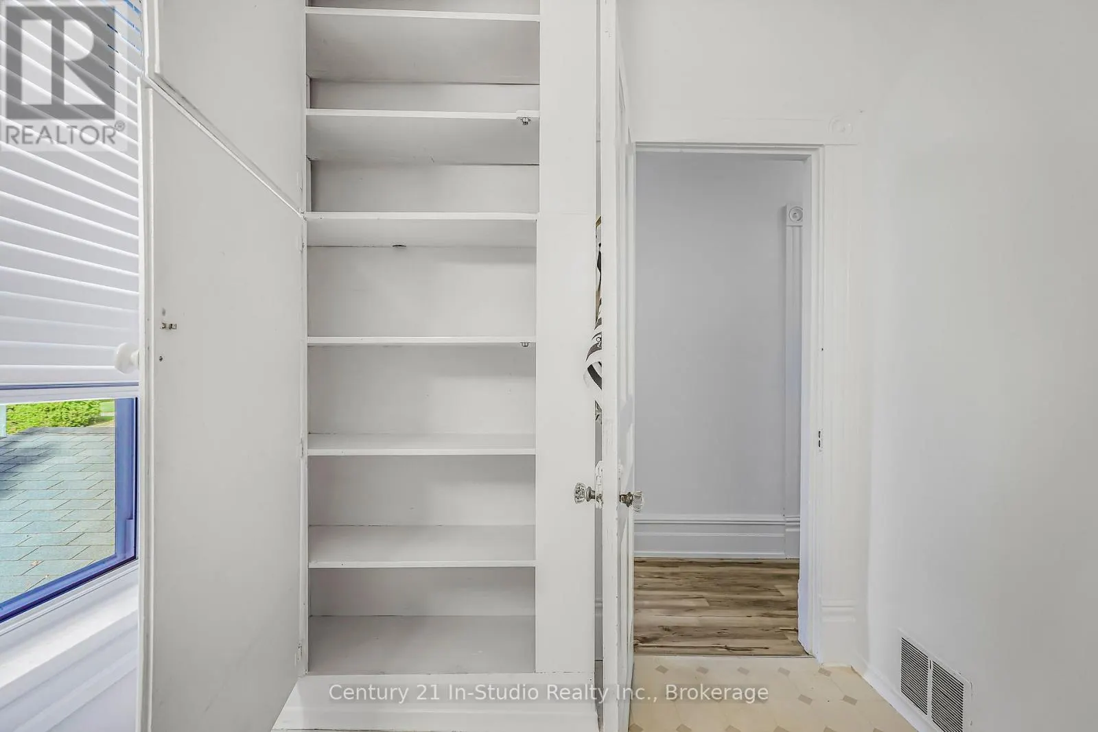 26 WELLINGTON AVENUE S