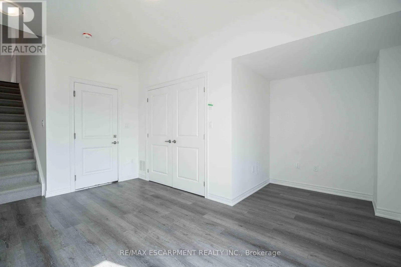 53 - 120 COURT DRIVE