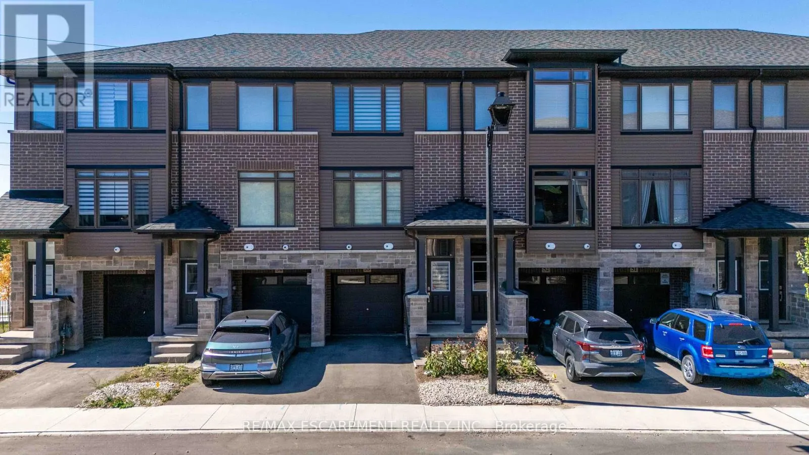 53 - 120 COURT DRIVE