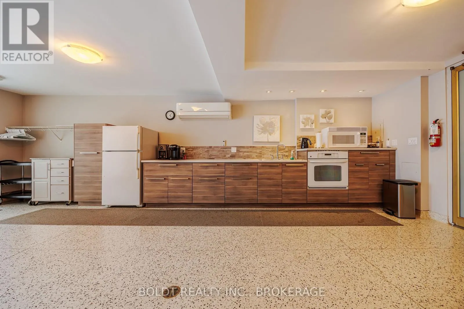1008 - 15 TOWERING HEIGHTS BOULEVARD, #1008