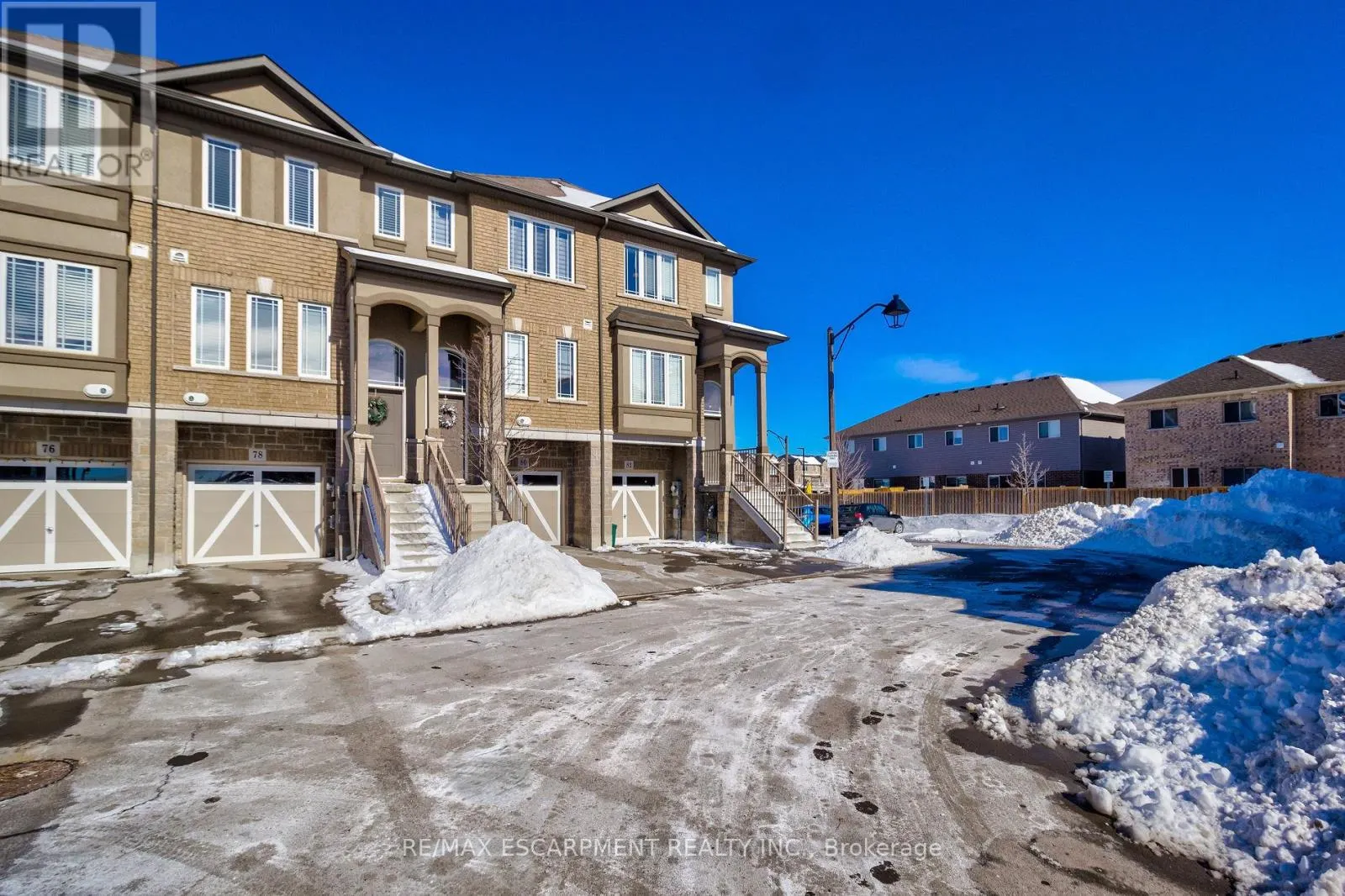 82 BLOOM CRESCENT