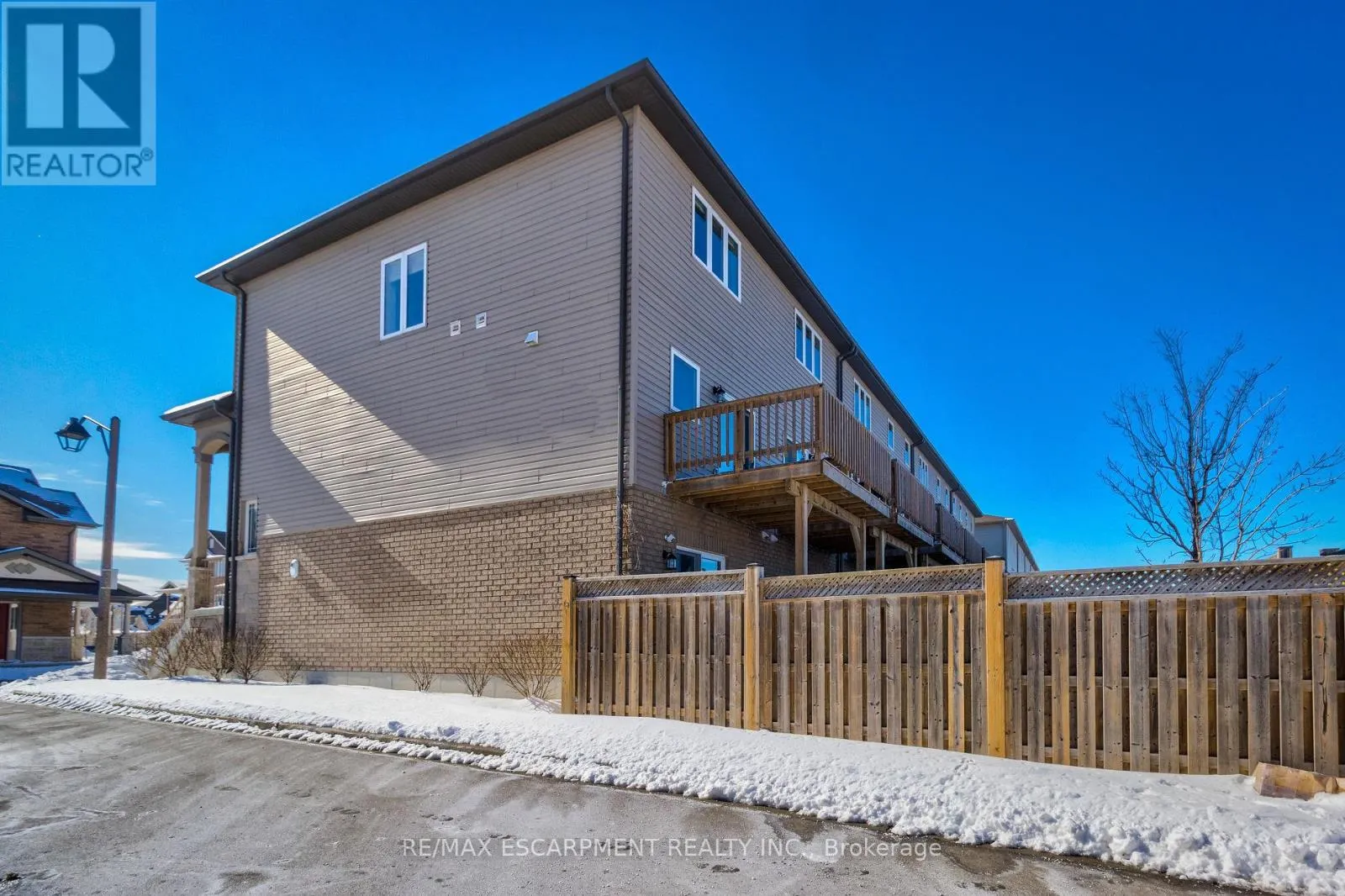 82 BLOOM CRESCENT