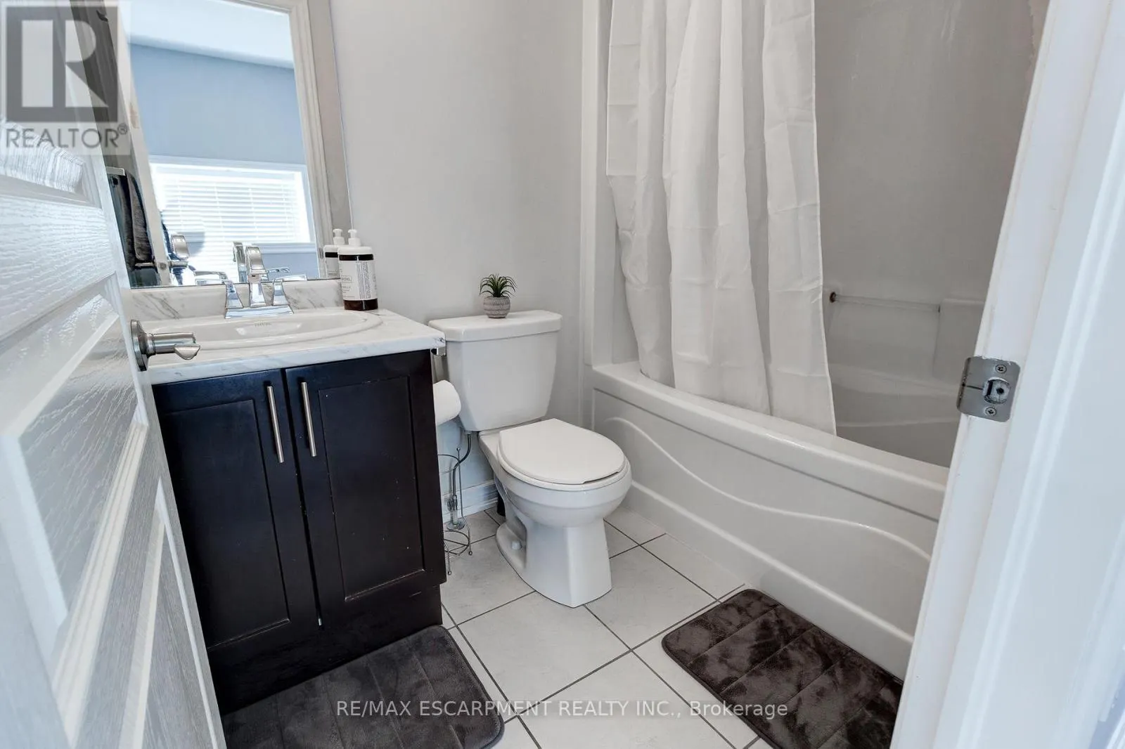 82 BLOOM CRESCENT