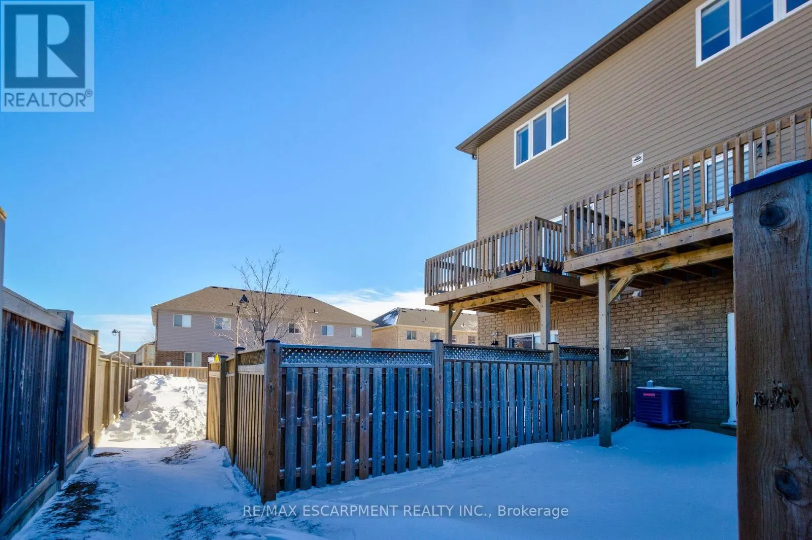 82 BLOOM CRESCENT