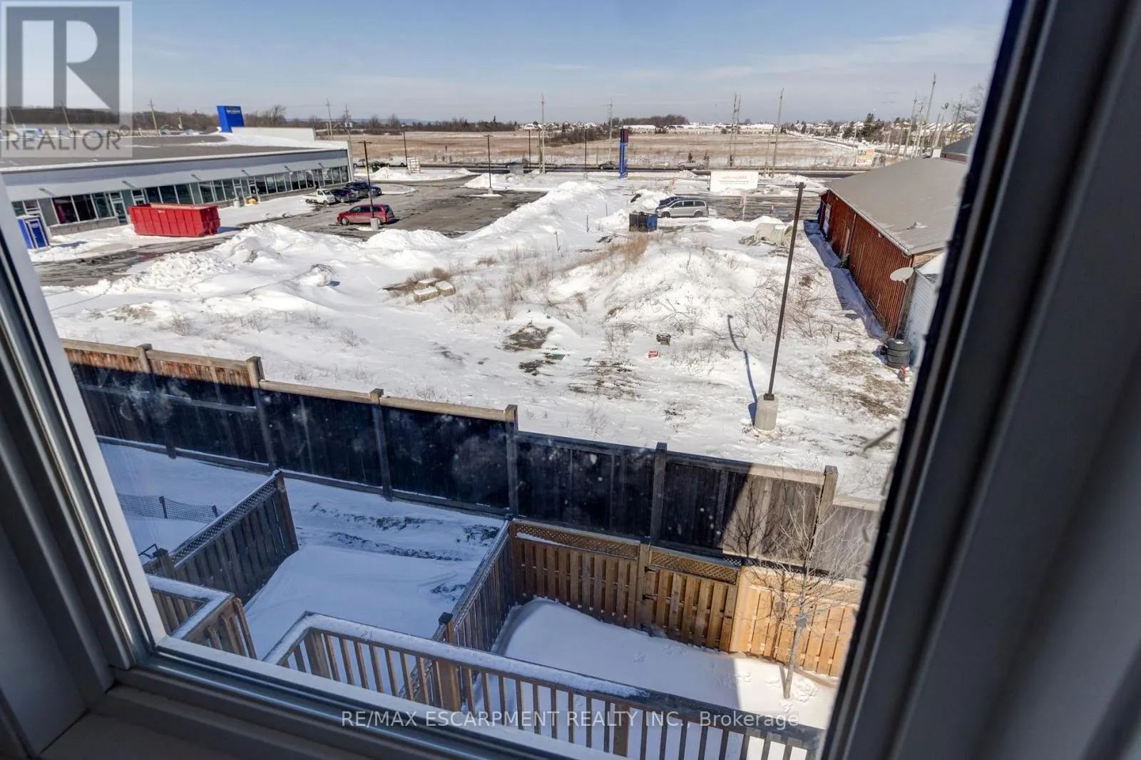 82 BLOOM CRESCENT